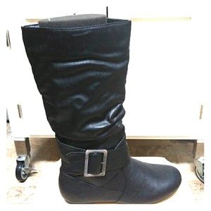 NEW WOMEN'S MID-CALF FASHION  BOOT W/BUCKLE-BLACK